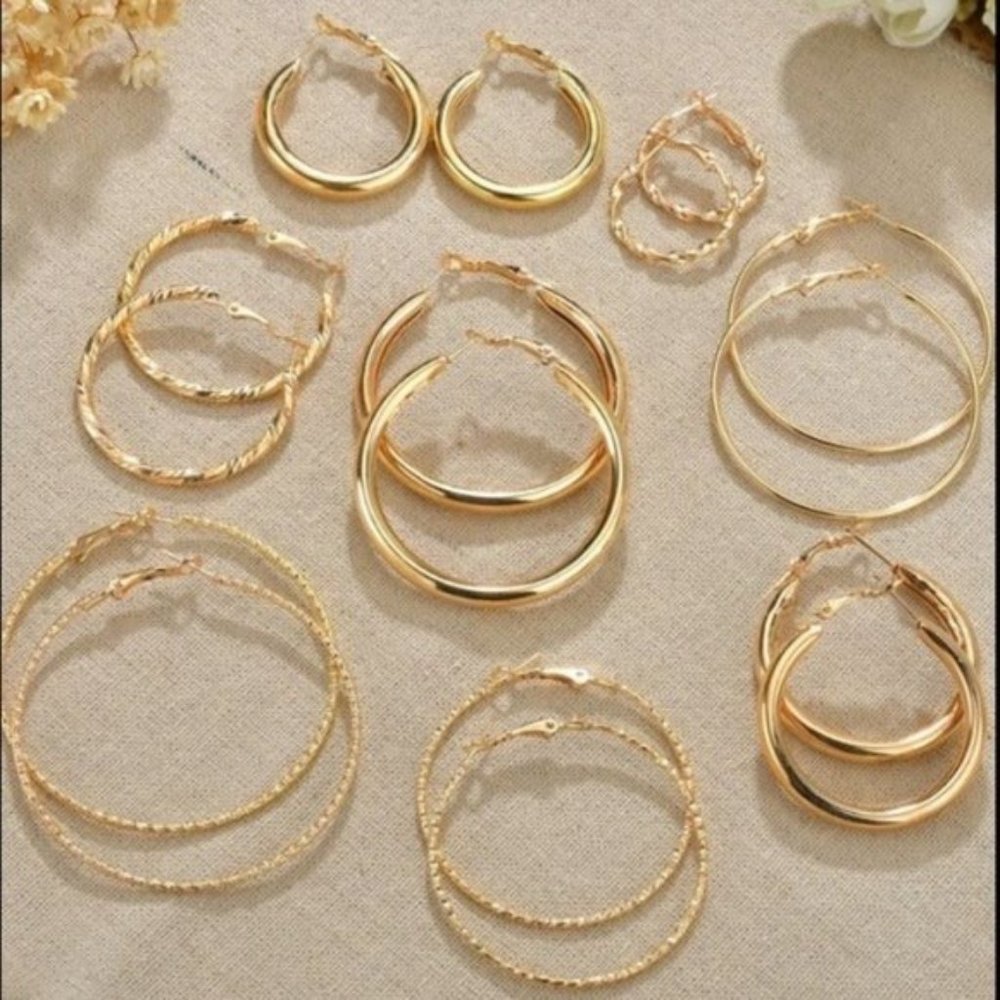 NEW textured gold hoop earrings set‎ gold hoops